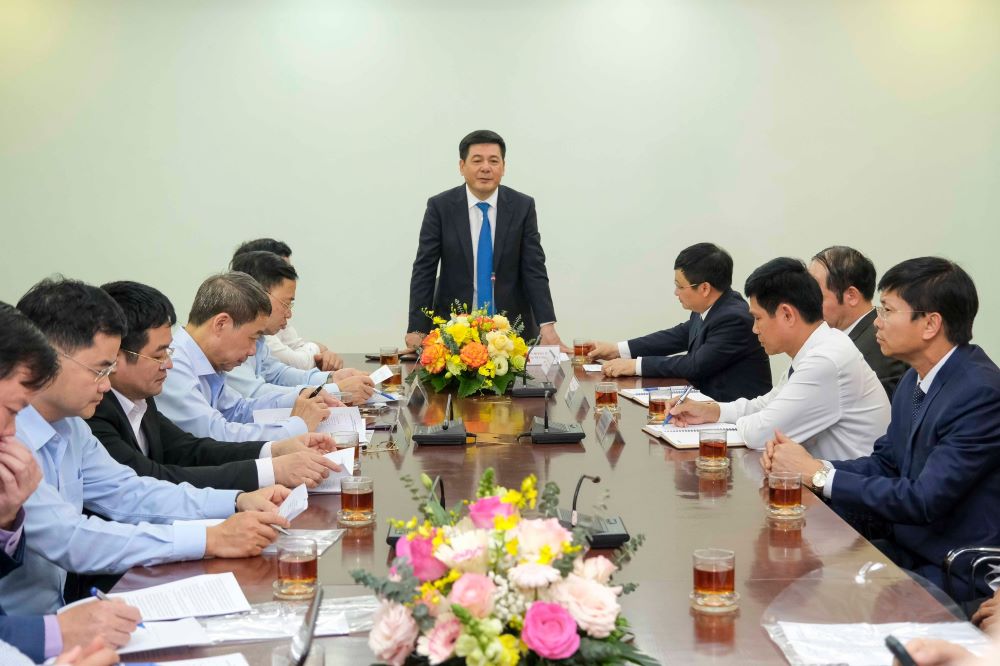 Bộ trưởng Nguyễn Hồng Diên làm việc với Viện Nghiên cứu Cơ khí