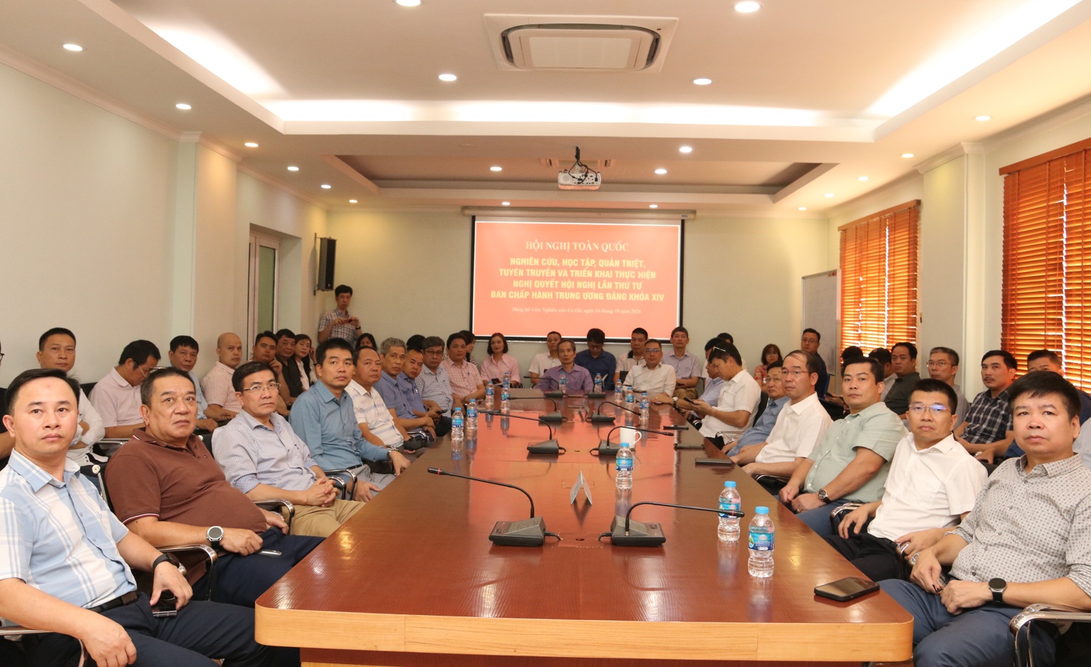 Hội nghị tiếp sóng VTV1 truyền hình trực tiếp: "Hội nghị nghiên cứu, học tập, quán triệt, tuyên truyền, triển khai thực hiện Nghị quyết Hội nghị lần thứ tư Ban Chấp hành Trung ương Đảng khóa XIV "