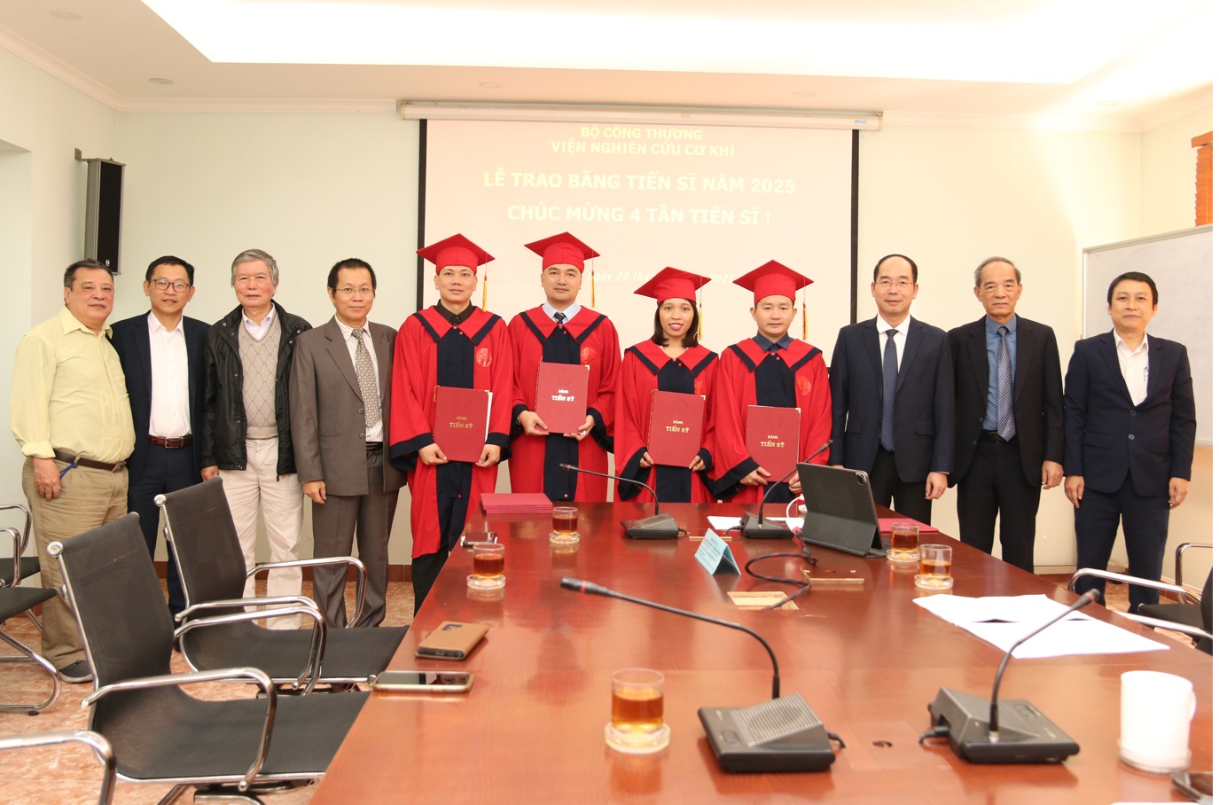 Buổi lễ mít tinh chào mừng ngày Nhà giáo Việt Nam 20/11, Lễ trao bằng TS và trao Quyết định công nhận nghiên cứu sinh năm 2025